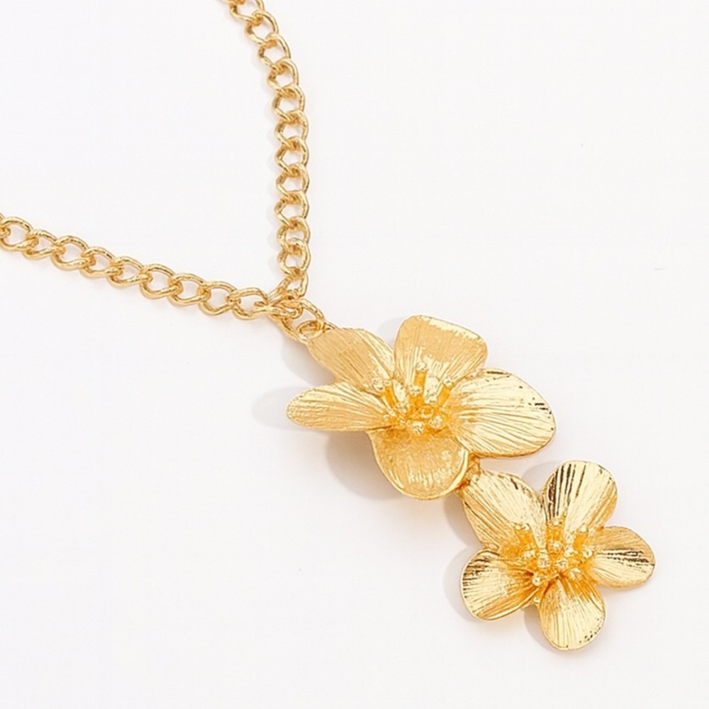 Gold Layer Flower Necklace (8003) - Picture 2 of 2